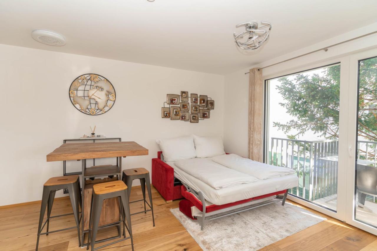 Luxurious Apartment With Big Balcony Near City Center Wina Bagian luar foto