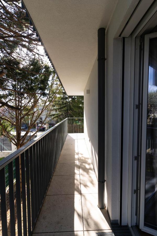 Luxurious Apartment With Big Balcony Near City Center Wina Bagian luar foto